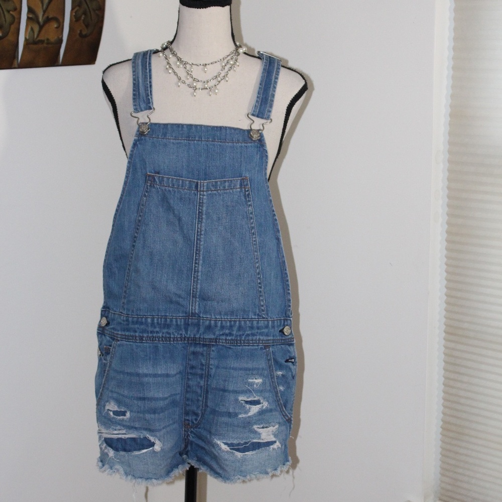 American Eagle, distressed  overalls jean Shorts Medium - Picture 2 of 9